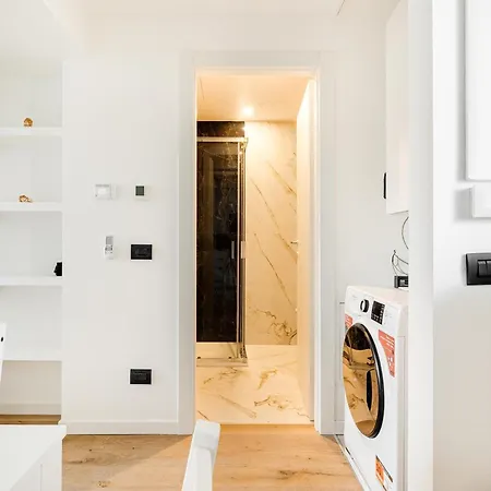 Certosa District - Modern Flat & Free Box Parking Apartment