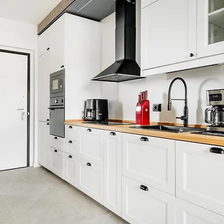 Apartment Certosa District - Modern Flat & Free Box Parking