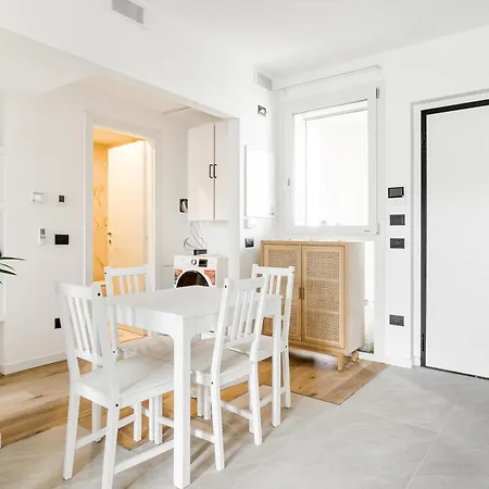 Certosa District - Modern Flat & Free Box Parking Apartment *