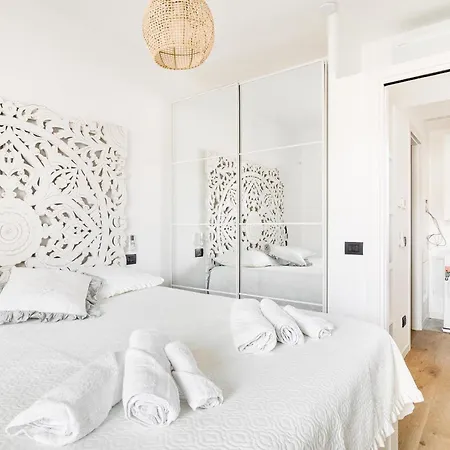 Certosa District - Modern Flat & Free Box Parking Apartment Milan